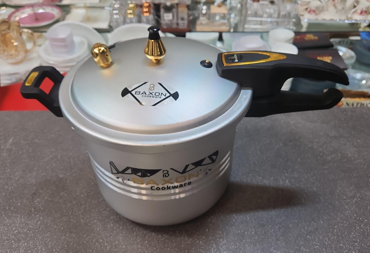 Boxon Golden Pressure Cooker-1